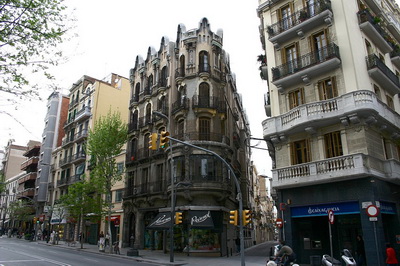 Barcelona.Edificios.Sants.jpg