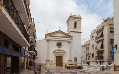 Iglesia_de_San_Jaime_y_Santa_Ana_Benidorm.JPG