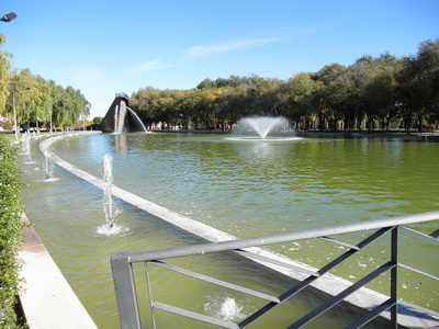Lago_Parque_El_Pilar_Ciudad_Real.jpg