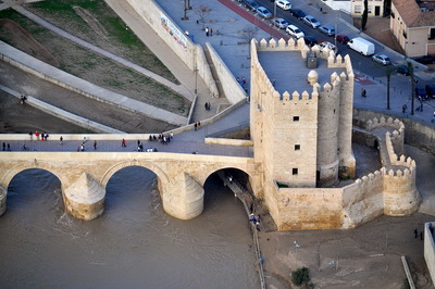 Torre_de_la_Calahorra_desde_el_aire.jpg