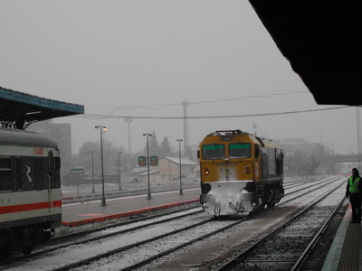 Granada_railway_station_with_loco_and_snow.jpg