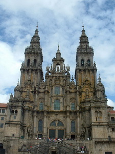Basílica_de_Santiago.JPG