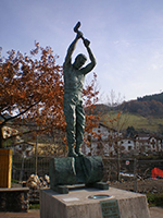 Ramon Latasa statue