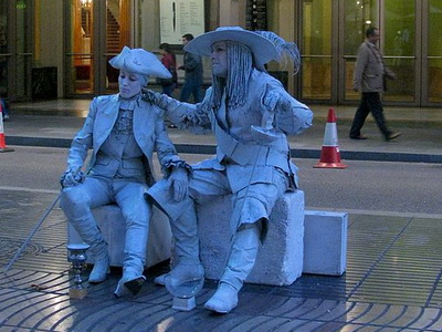 Barcelona_Ramblas_statuettes.jpg