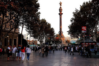 Ramblas_colon_panoramio.jpg