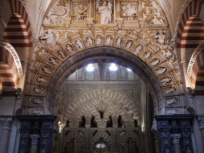 Interior_de_la_Mezquita_de_Crdoba.jpg