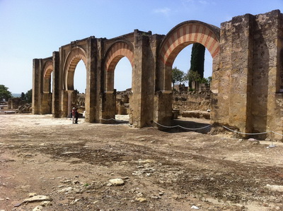 Prtico_de_Madinat_Al-Zahra.jpg